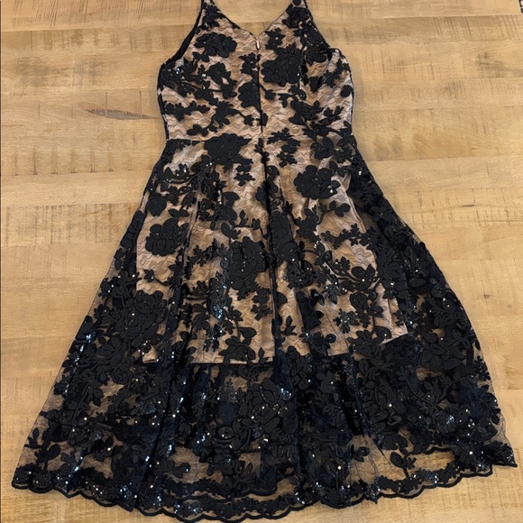 Dress the Population Women's Audrey Floral Applique Lace Mini Dress Large Black - Picture 12 of 14